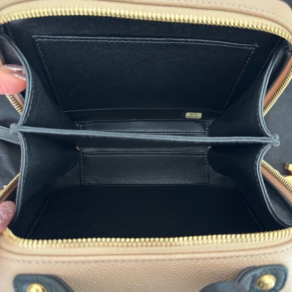 Chanel Small CC Filigree Vanity Case Black and Beige Caviar Antique Gold Hardwar - Picture 3 of 15